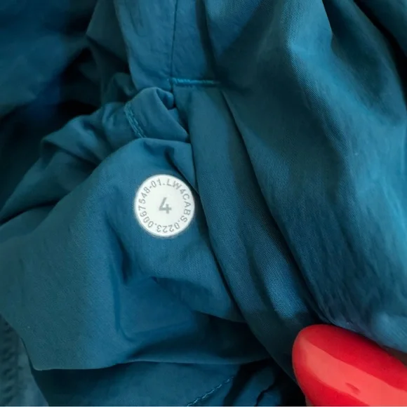 Lululemon Evergreen Cropped Anorak
Hawaiian Blue - Picture 13 of 15